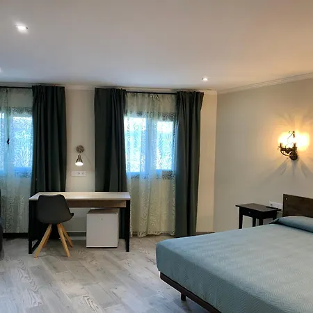 Milana 3* ז'ירונה