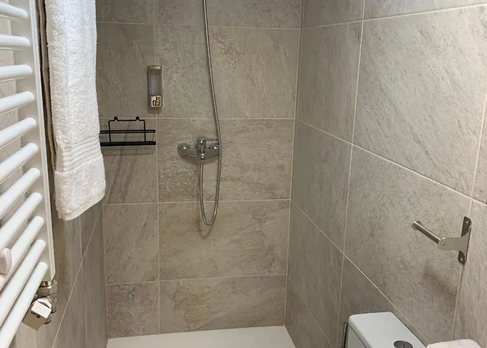 בית הארחה Milana ז'ירונה