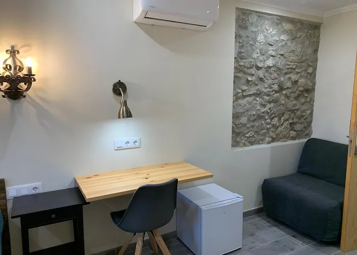 Milana 3* ז'ירונה